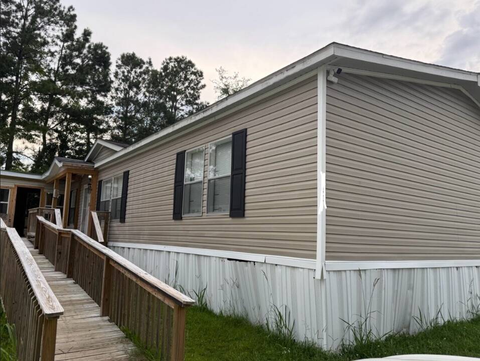Village_Mobile_Home.jpg