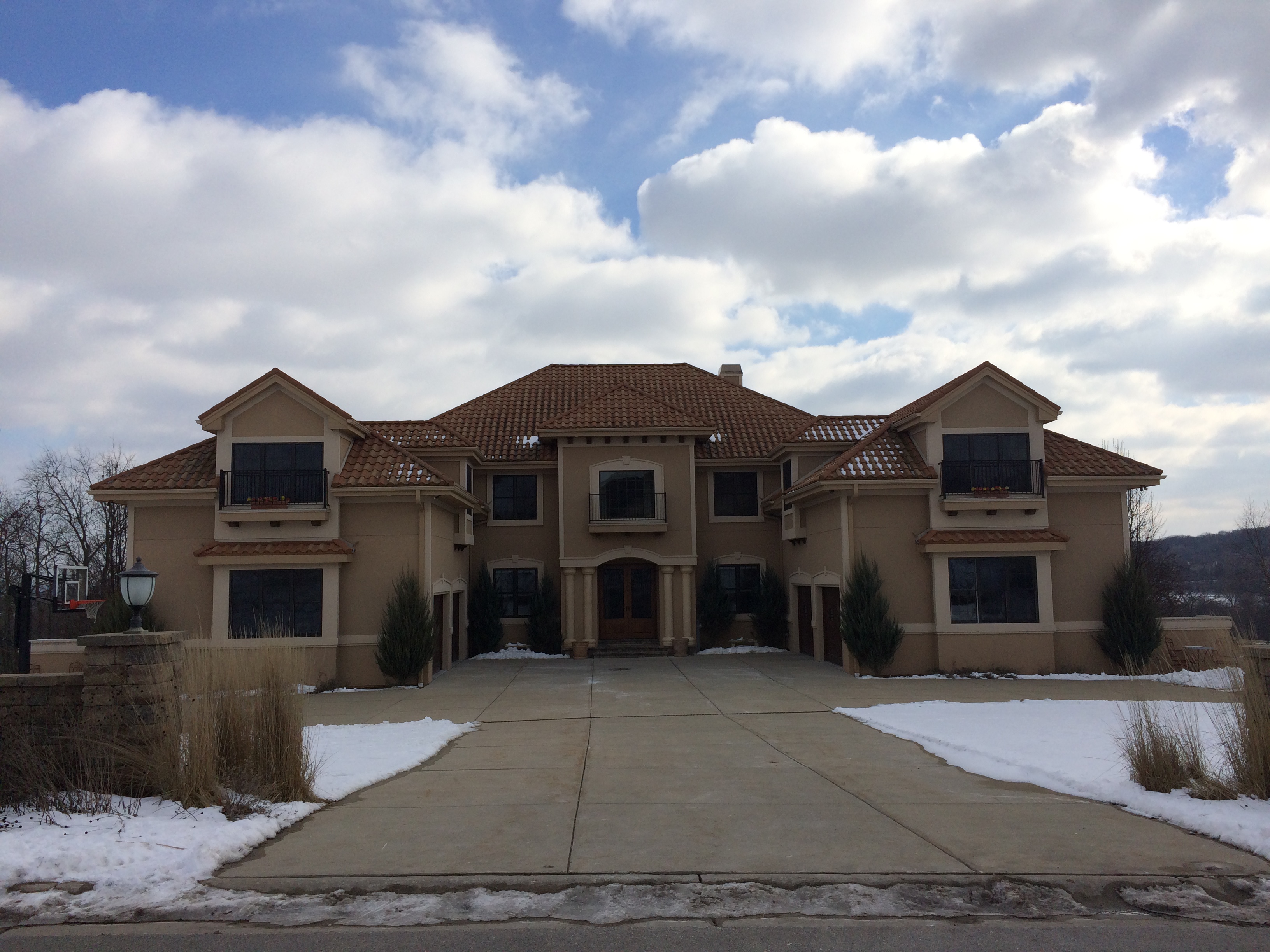Hansons Sell Luxury Short Sale in Wales WI