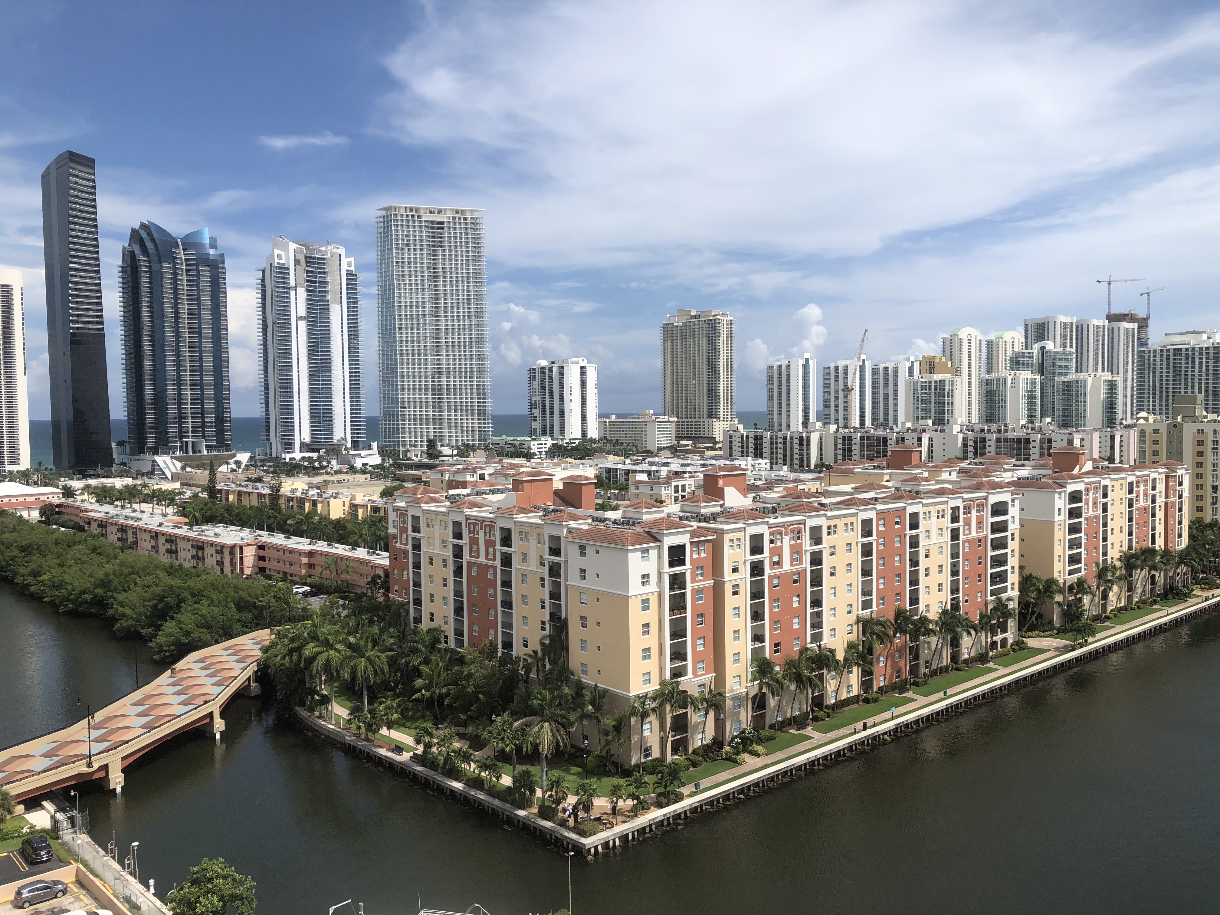 Rent Porto Bellagio. Sunny Isles Beach.