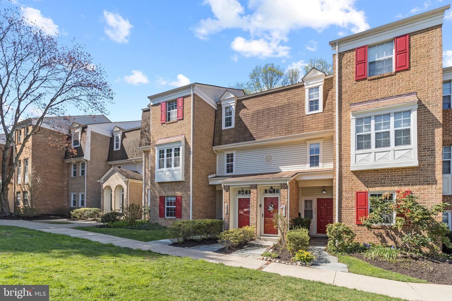 All About the Lakeshore Townhome Condos by the Bethesda