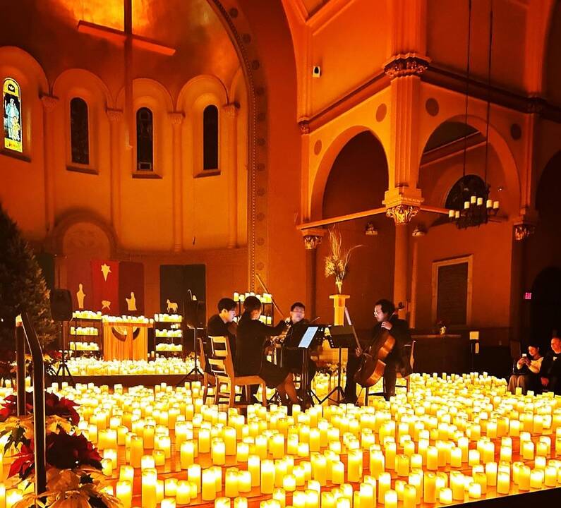 Small Candlelight Performance Riser Candlelight Performances