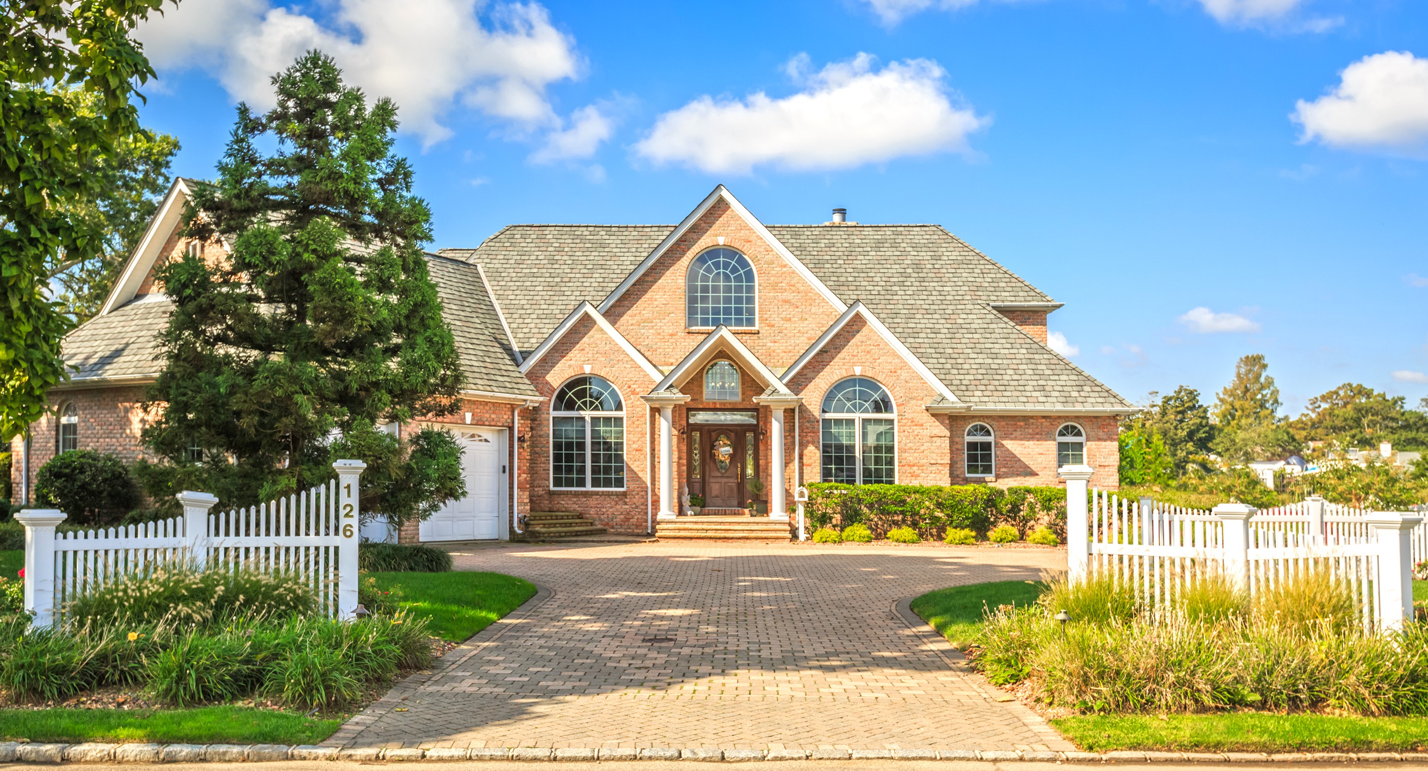 BABYLON Waterfront126 Peninsula Drive