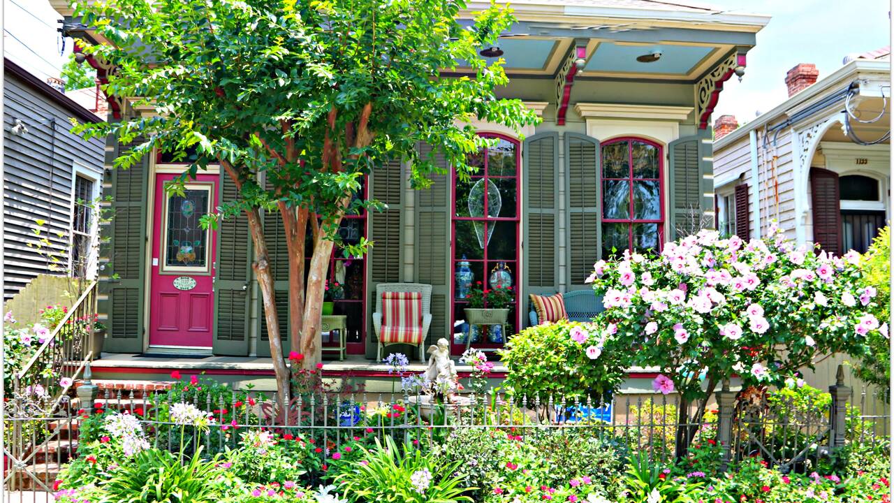 Blooming_Cottage_in_Garden_District.jpg