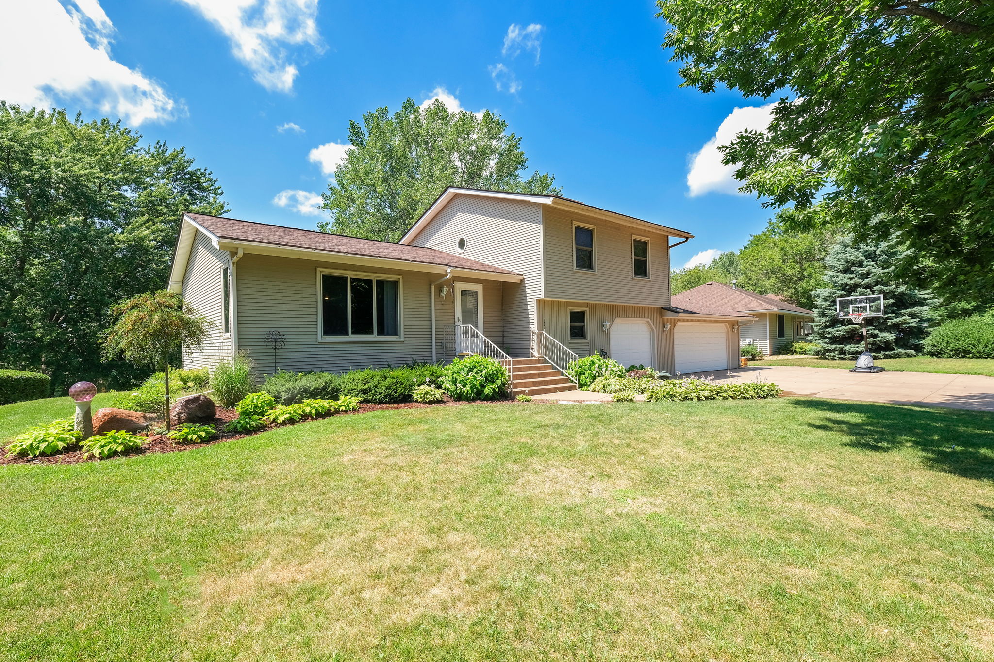 Circle Pines Home on Pond