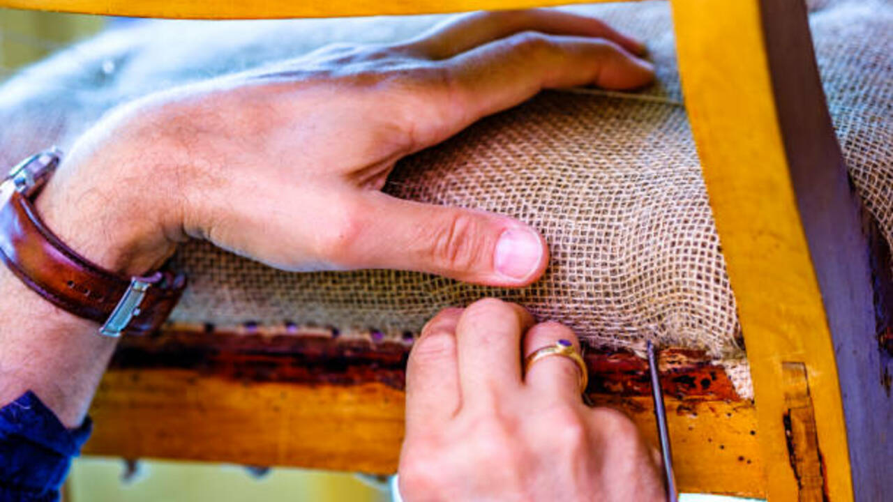 5 tips for restoring old furniture