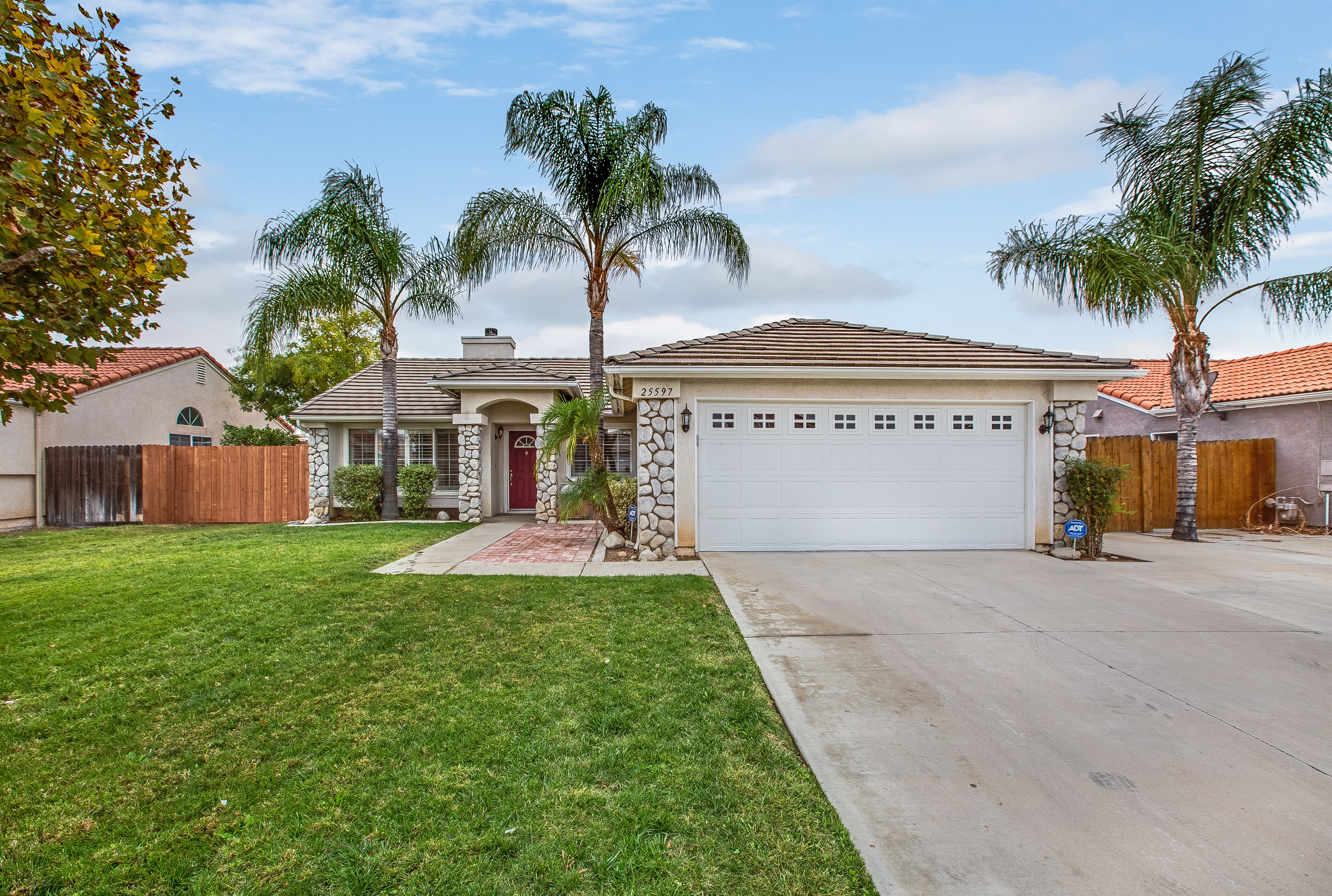 Hot Buy! 25597 Dorval Ct., Menifee, CA 92584 318,000