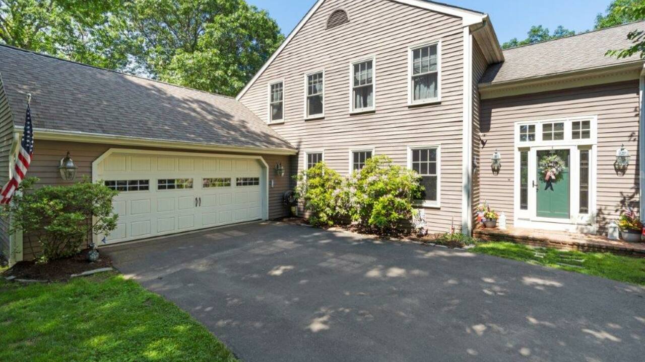 4 Sierra Way Danbury CT 06810 Home for sale