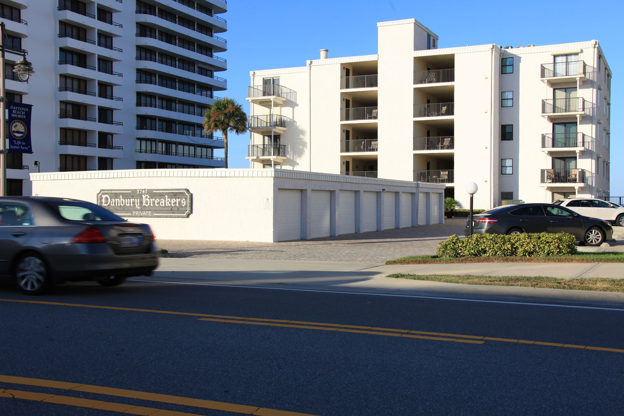 Condos For Sale in Danbury Breakers?