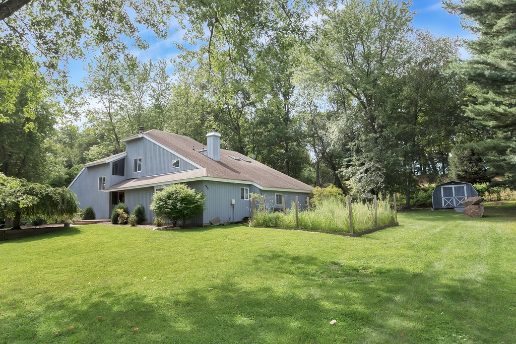 Large Pocantico Hills Post & Beam Contemporary For Sale