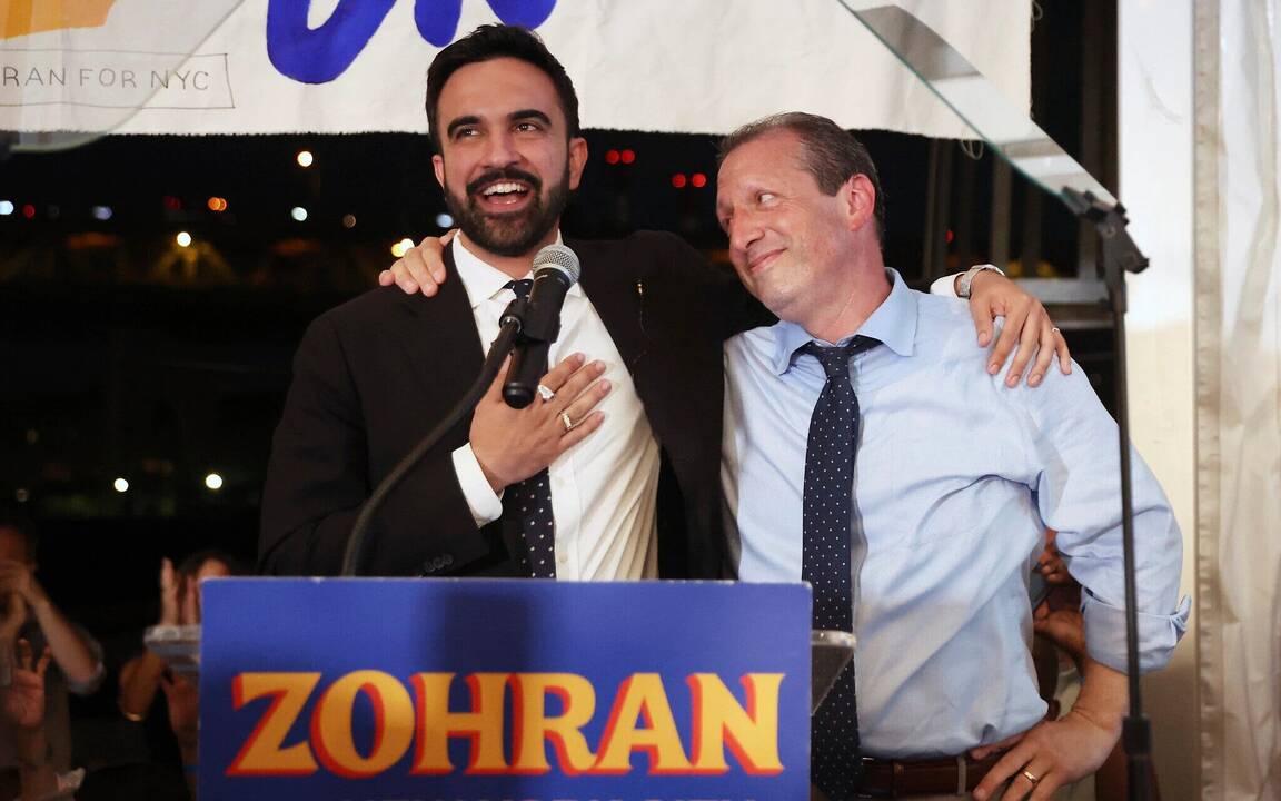 Zohran_Mamdani_addressing_supporters_at_his_primary_victory_event__June_24__2025.jpg