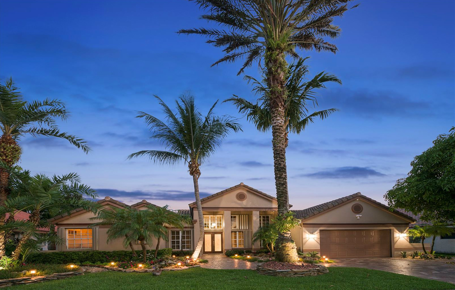 Large Lakefront Pool Home SOLD in Forest Ridge of Davie