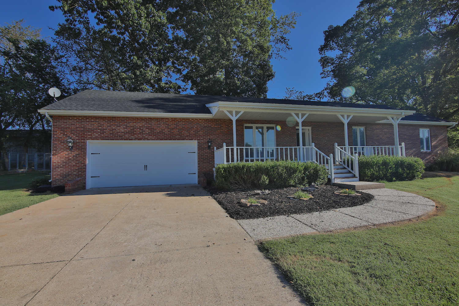 Home for Sale in Thayer, MO