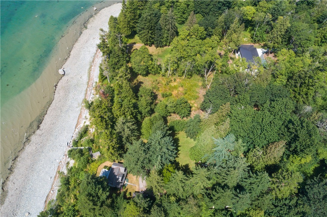 1.28 full acre Waterfront Buildable Lot