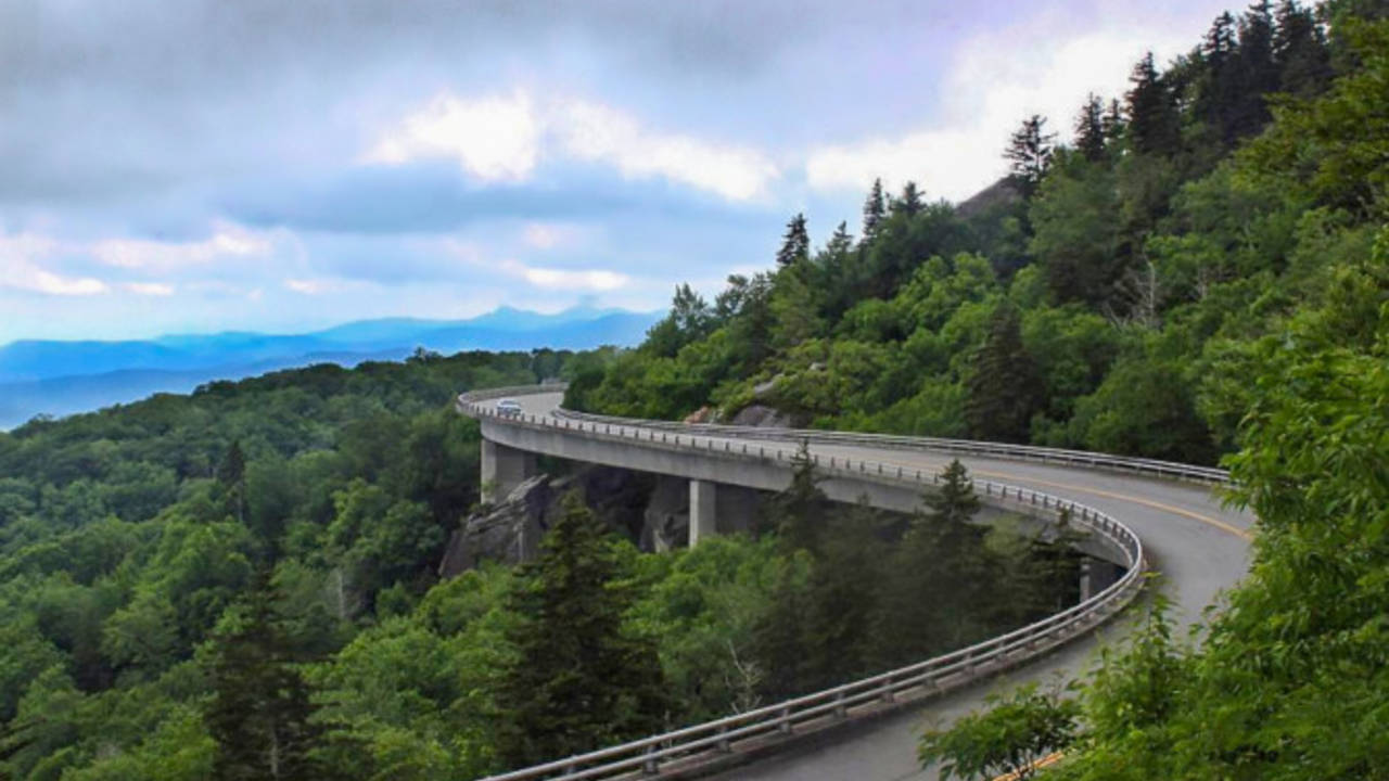 scenicbywaysinnorthcarolina.jpg