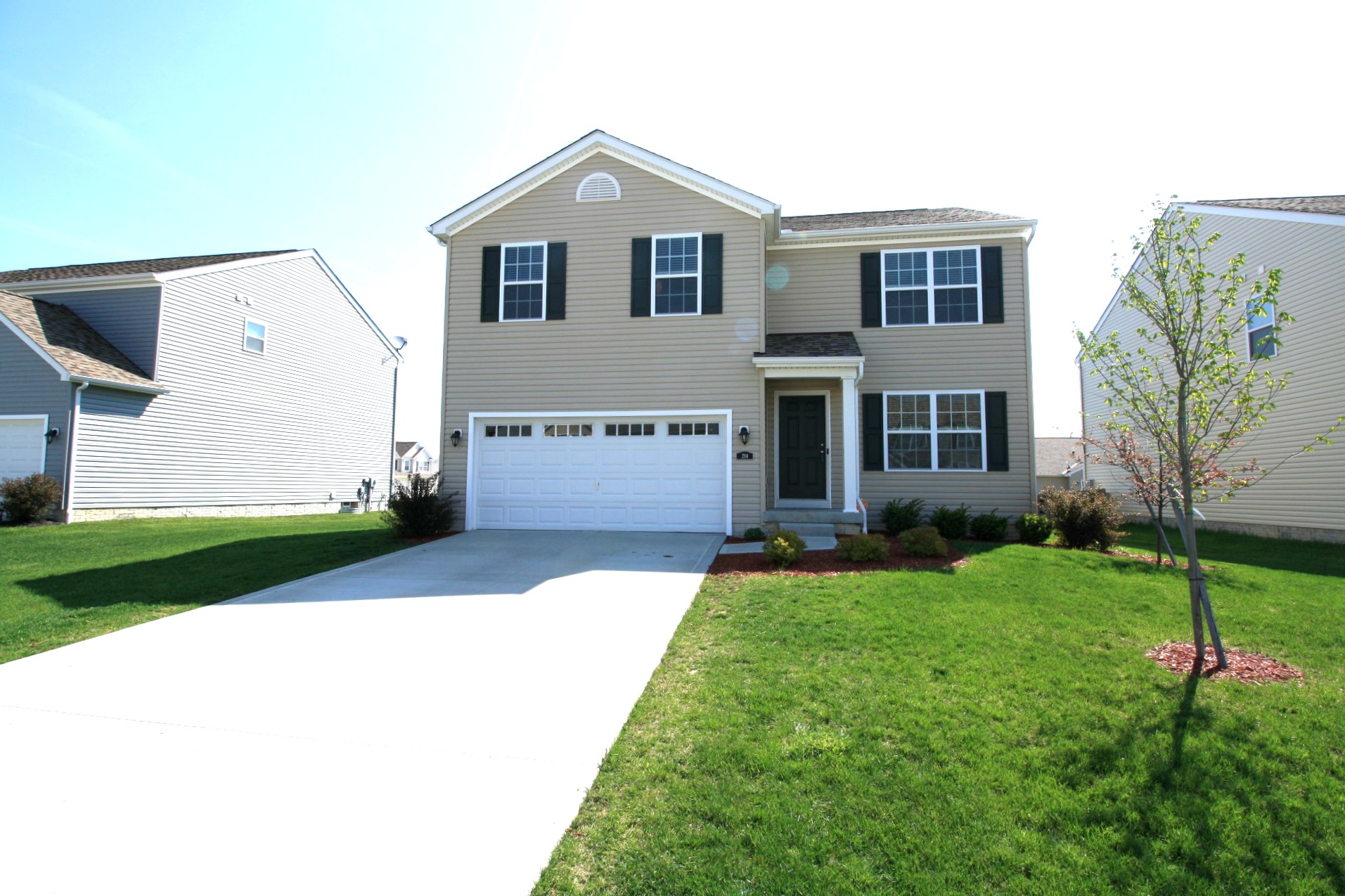 SOLD! 214 Honey Locust Ln Commercial Point, OH 43116