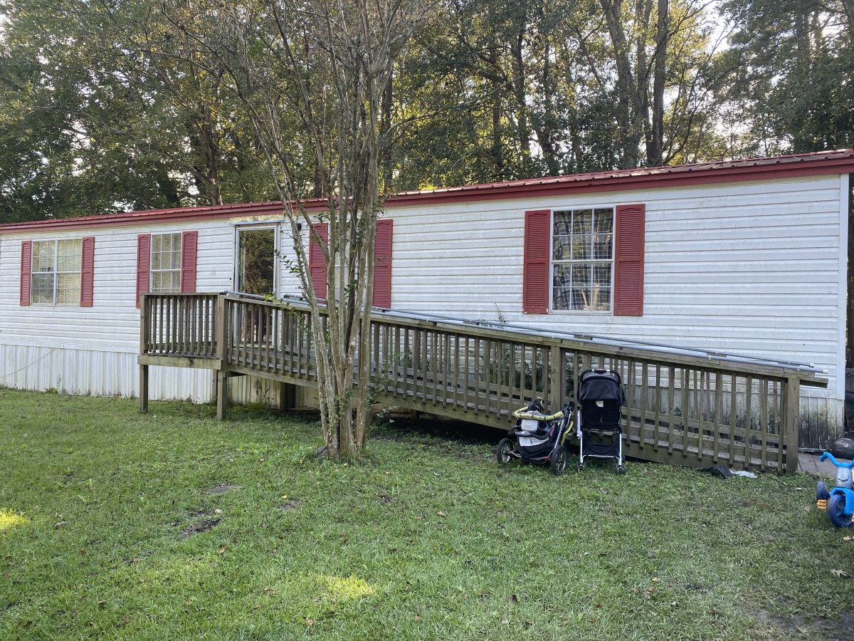 SELL WE BUY MOBILE HOMES CASH SAME DAY CLOSE Charlesto