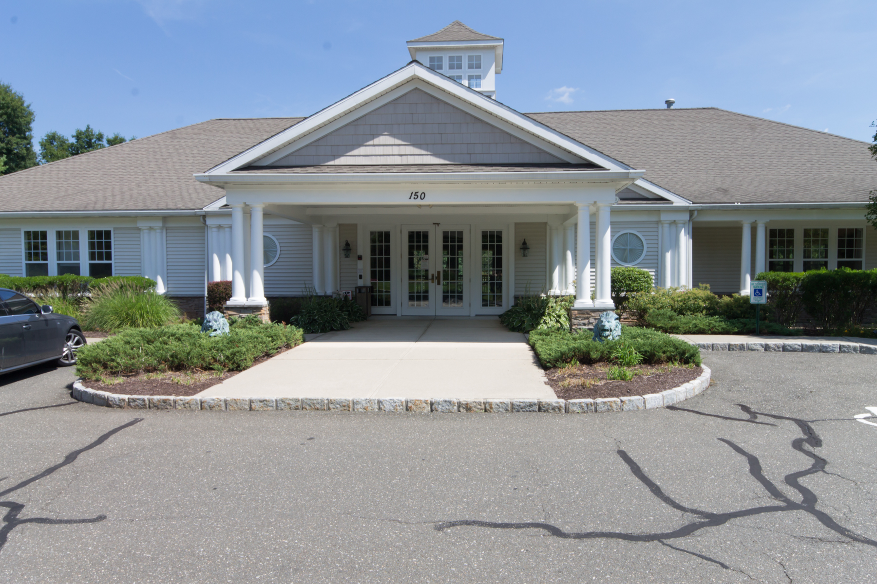 Could NonResidents Use The Condo Facilities in Danbury