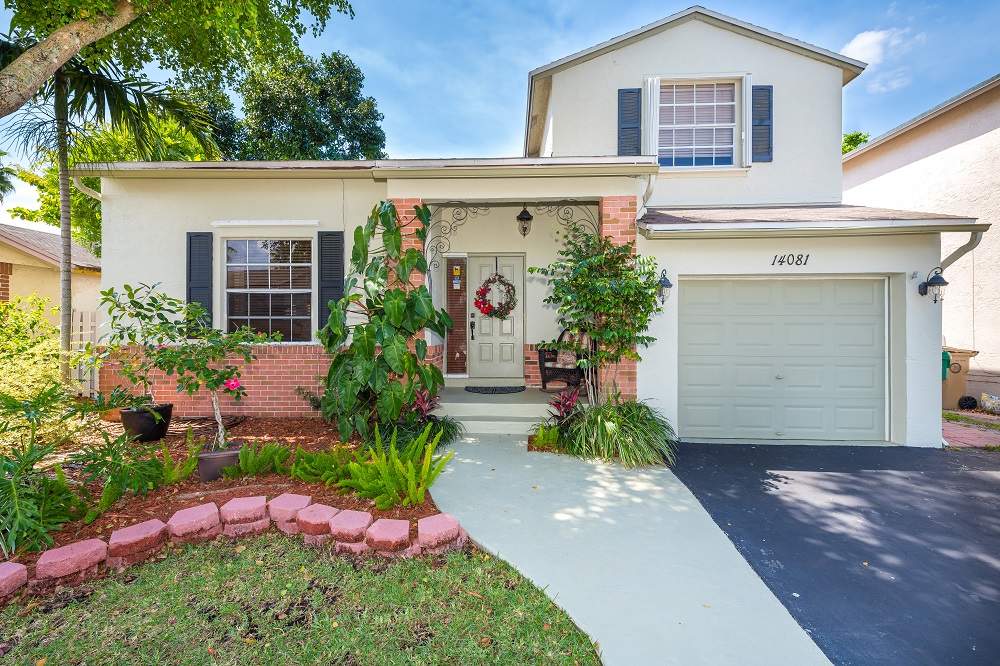 4/3 Shenandoah Home Loaded With Upgrades SOLD in Davie
