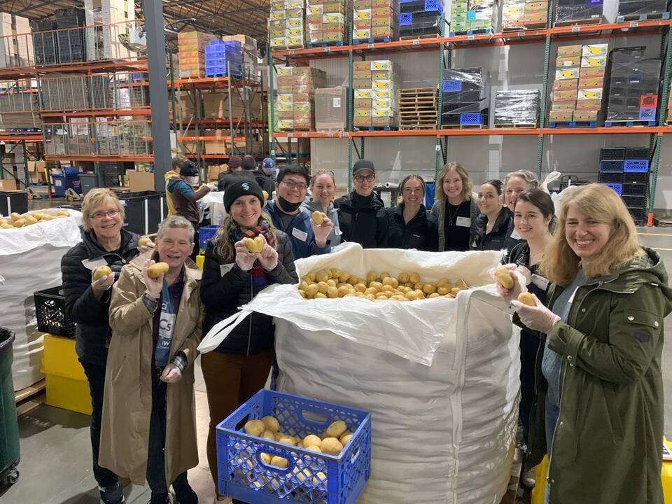 2024_01_27_NAPO_WA_State_Food_Lifeline_whole_group_with_potatoes_jpg.jpg