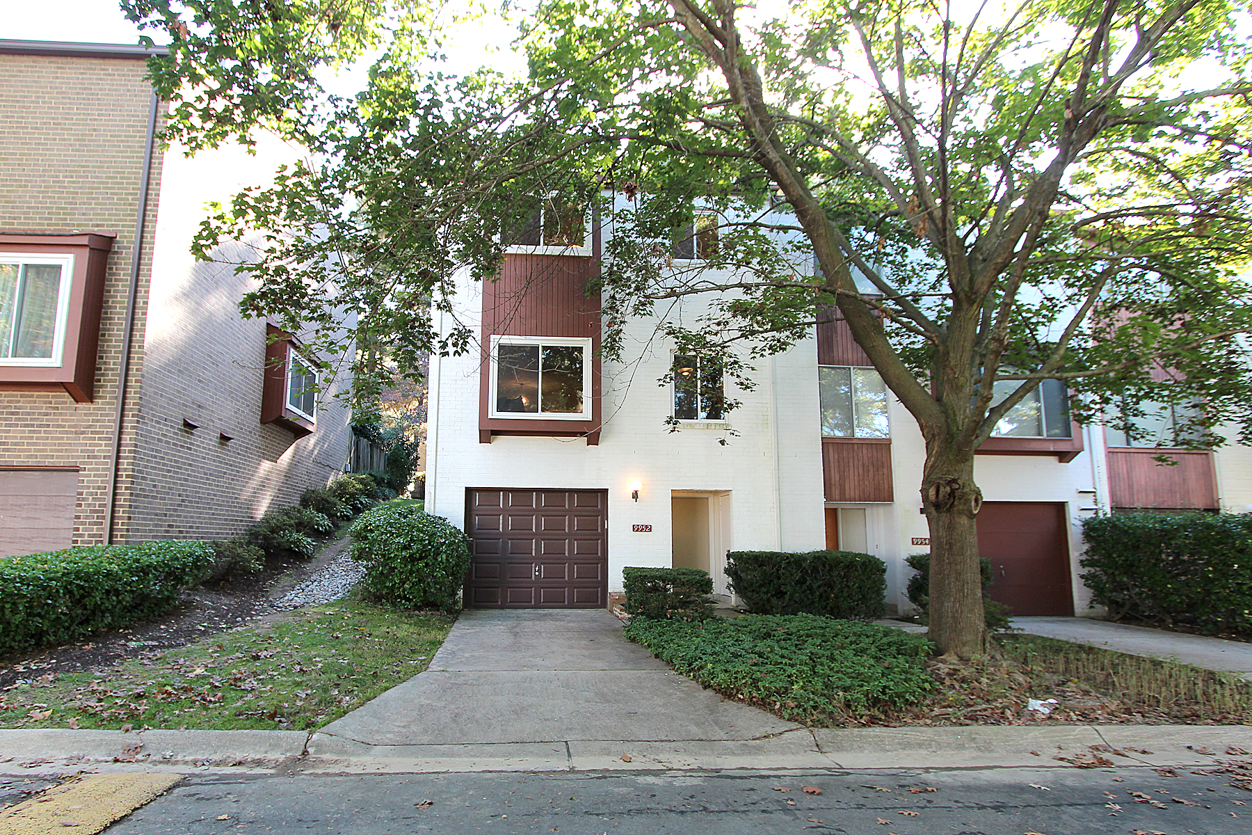 Great End Unit Townhome in Gaithersburg!