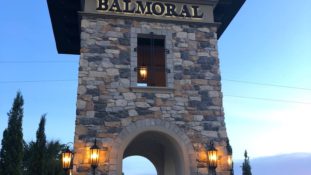 Balmoral_Sign.JPG