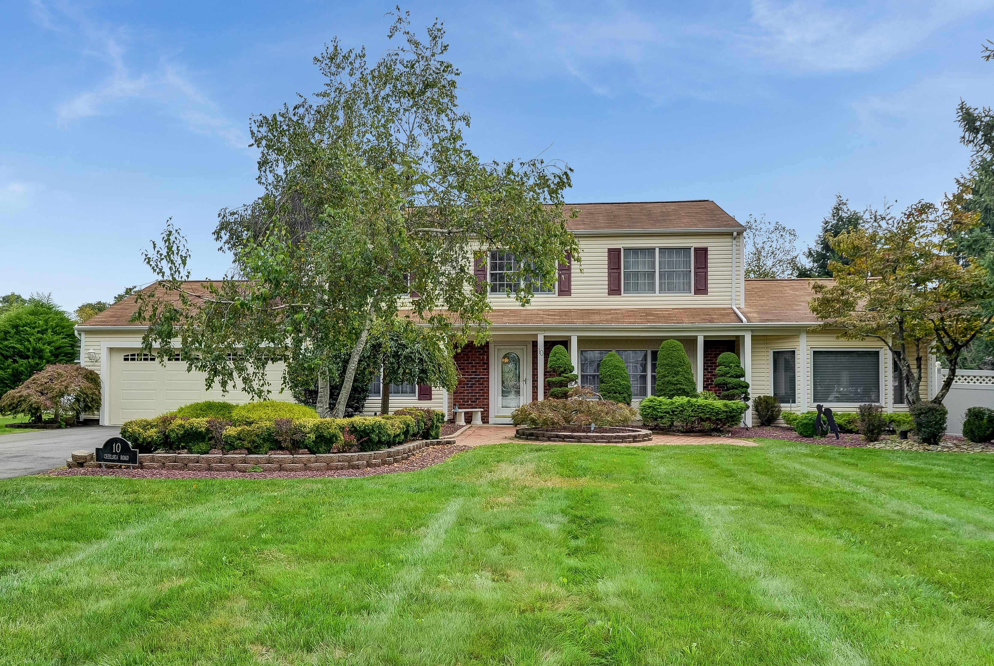 NEW LISTING! 10 Chelsea Rd, Manalapan, NJ 07726