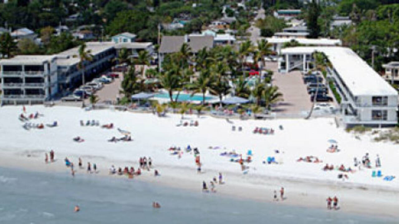 Fort-Myers-Beach-Hotels-366798-9643514l.jpg
