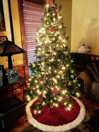 Kathy_Vines_Christmas_Tree_12-10-2019.jpg