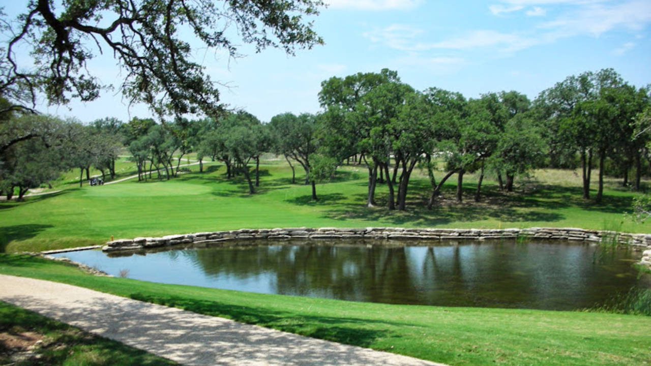 Golf_Course_lake.jpg