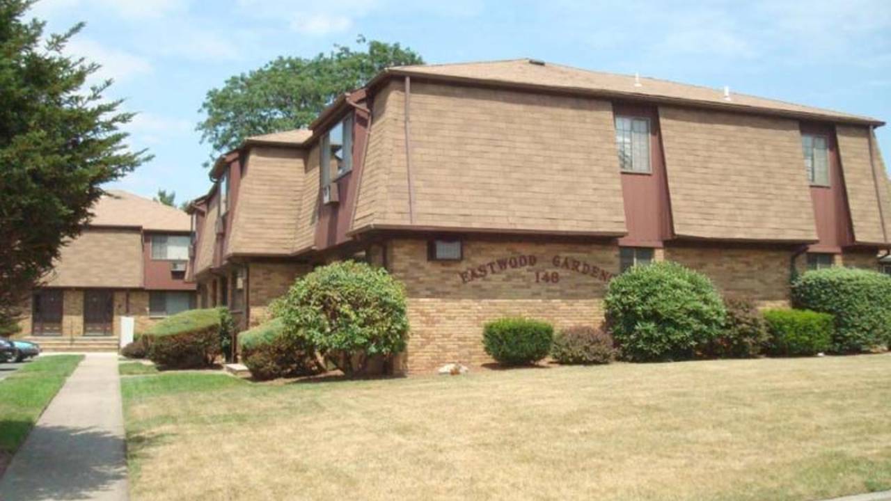 Eastwood-Gardens-Condos-Clifton.jpg