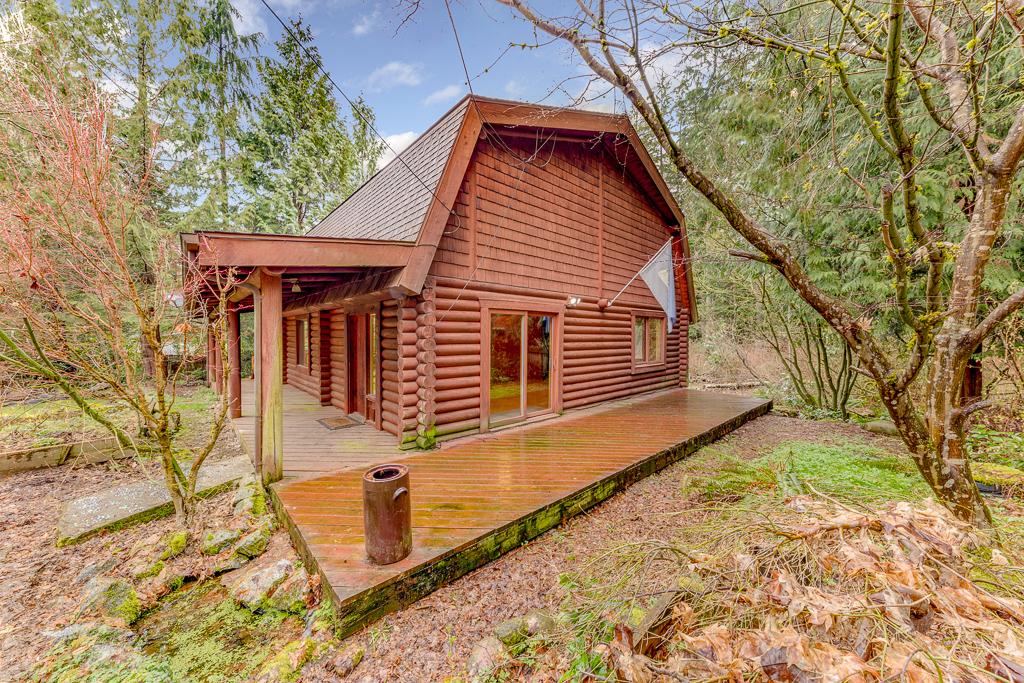 Beautiful Lake Margaret Log Home