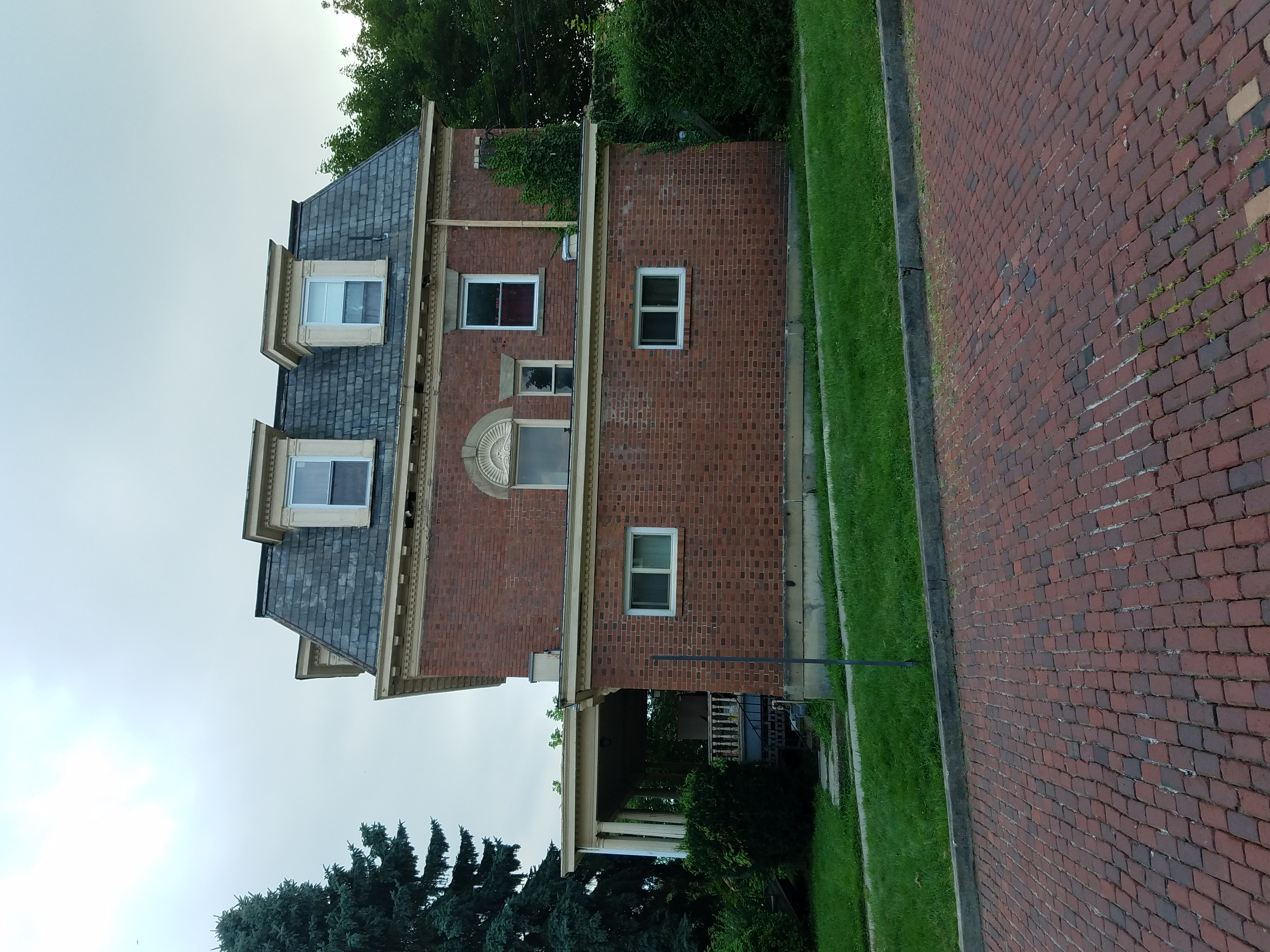 Owner Financing 4 Unit Apartment Bldg in Castle Shannon