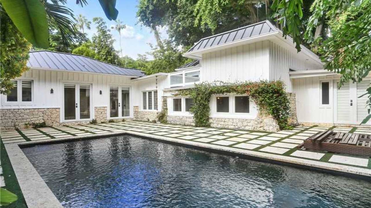 Coconut_grove_sales_prices.jpg