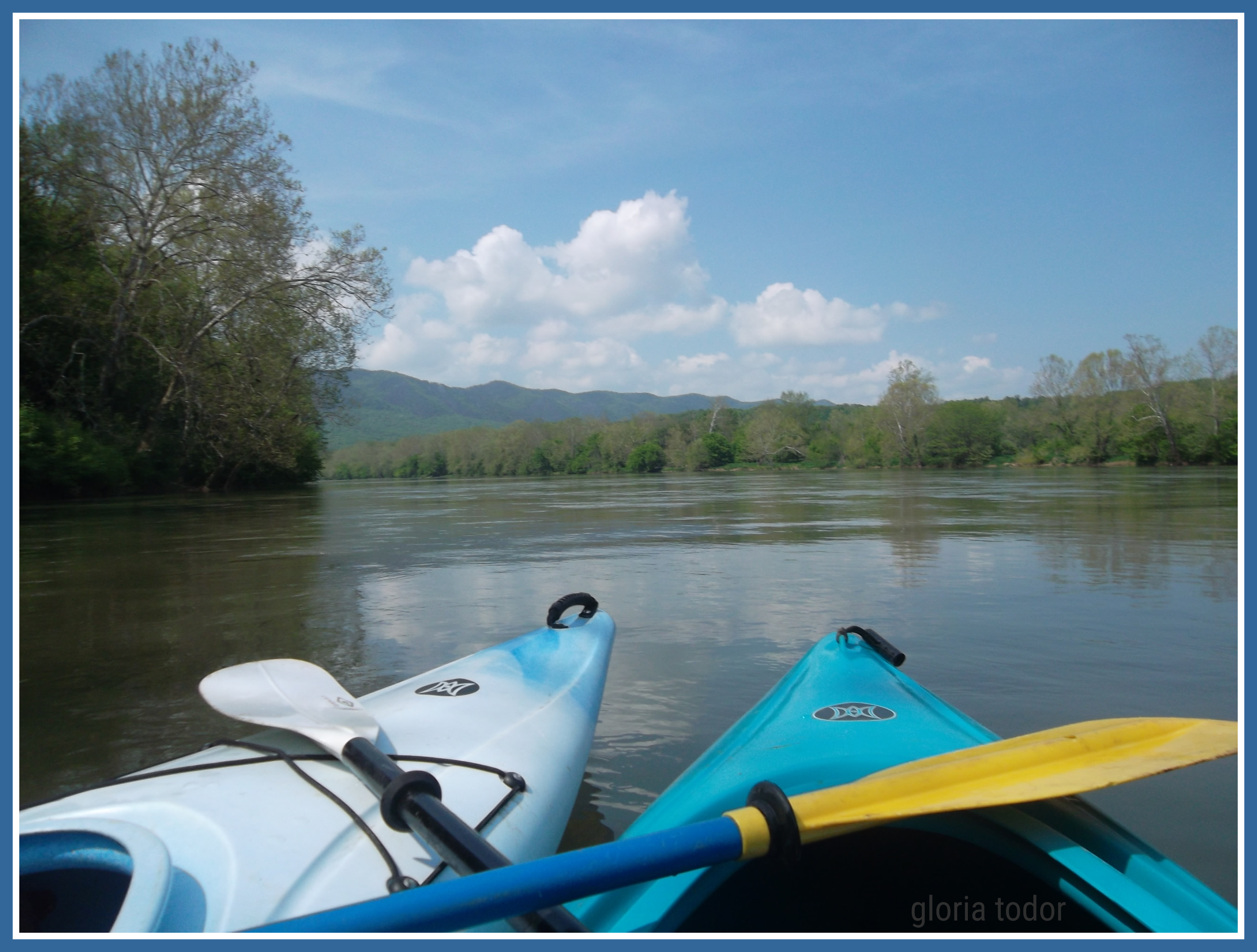Kayaks_on_Shenandoah_River.jpg