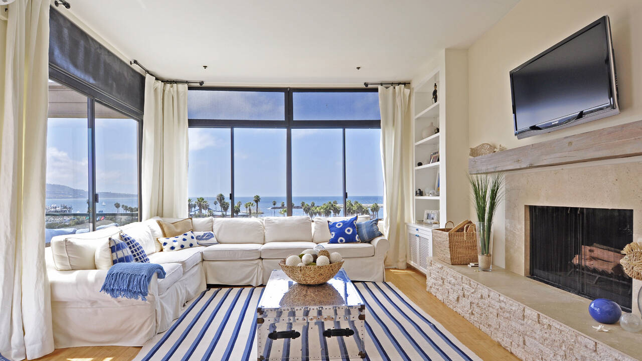 110_The_Village_Living_Room_Views.jpg