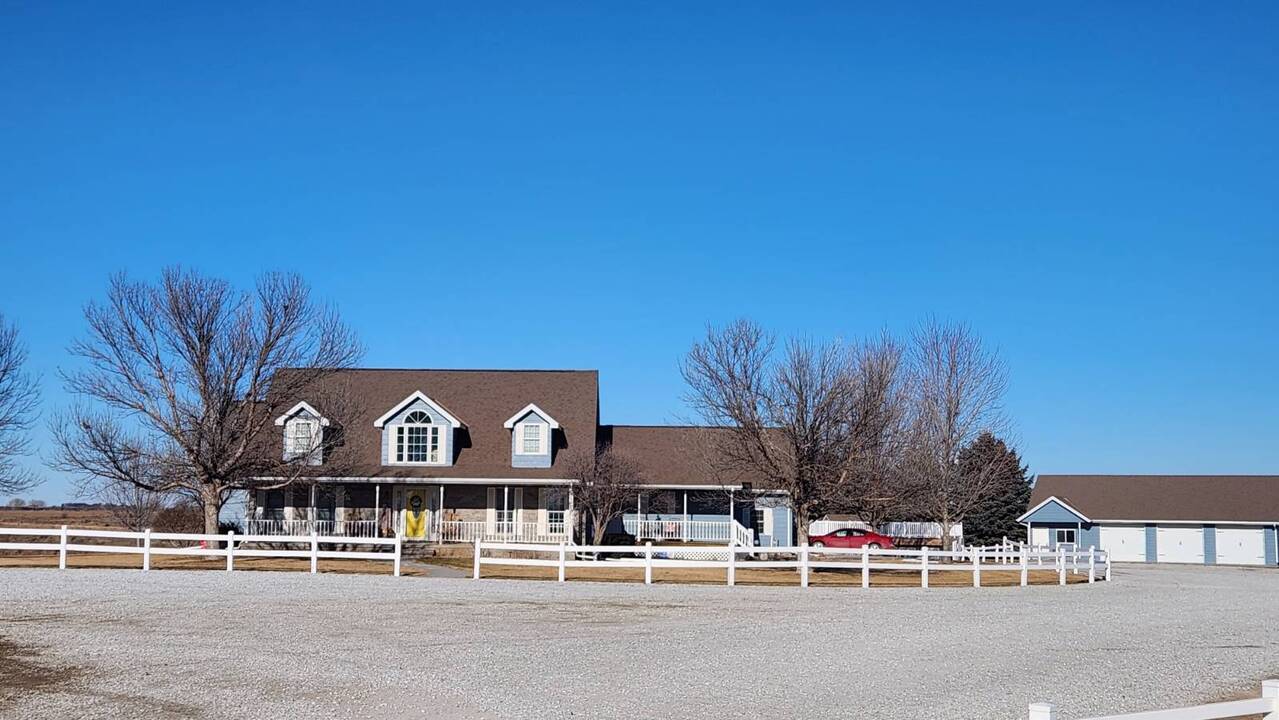 1300_Hilltop_Lane_St_Paul__NE_Mach1_Realty.jpg