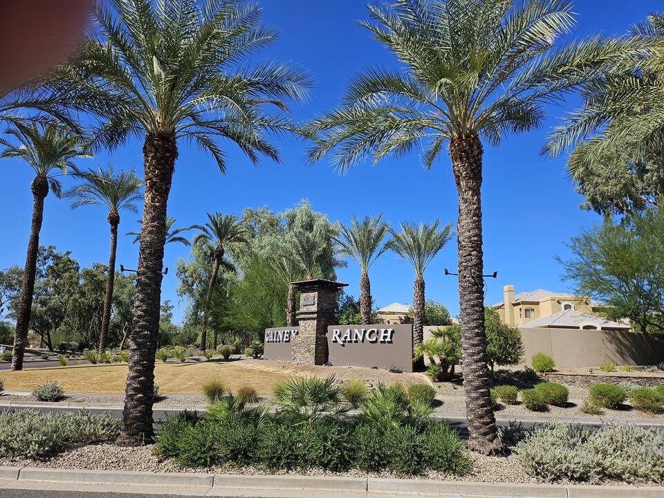 Gainey_Entrance_sign.jpg