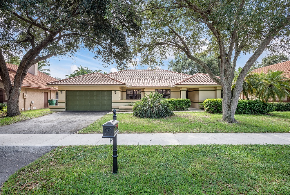 A Fabulous 4 Bed/3 Bath Forest Ridge Home SOLD in Davie