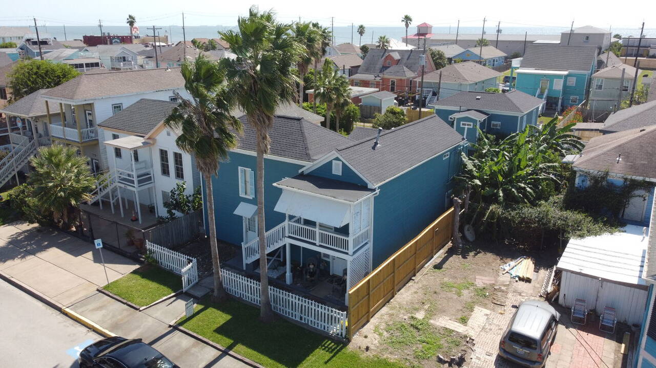 4-Plex_Galveston_Island_Texas_Investment_Property_on_the_East_End_Near_the_Beach_Red_Hawk_Property_Team_JLA_Realty.jpg