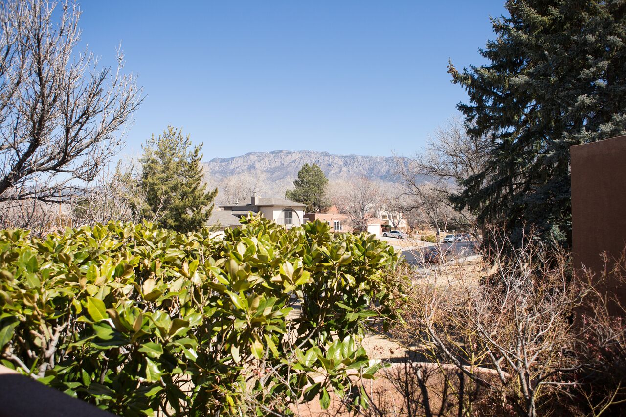 Living in the Golf Course Community of Tanoan in Albuqu