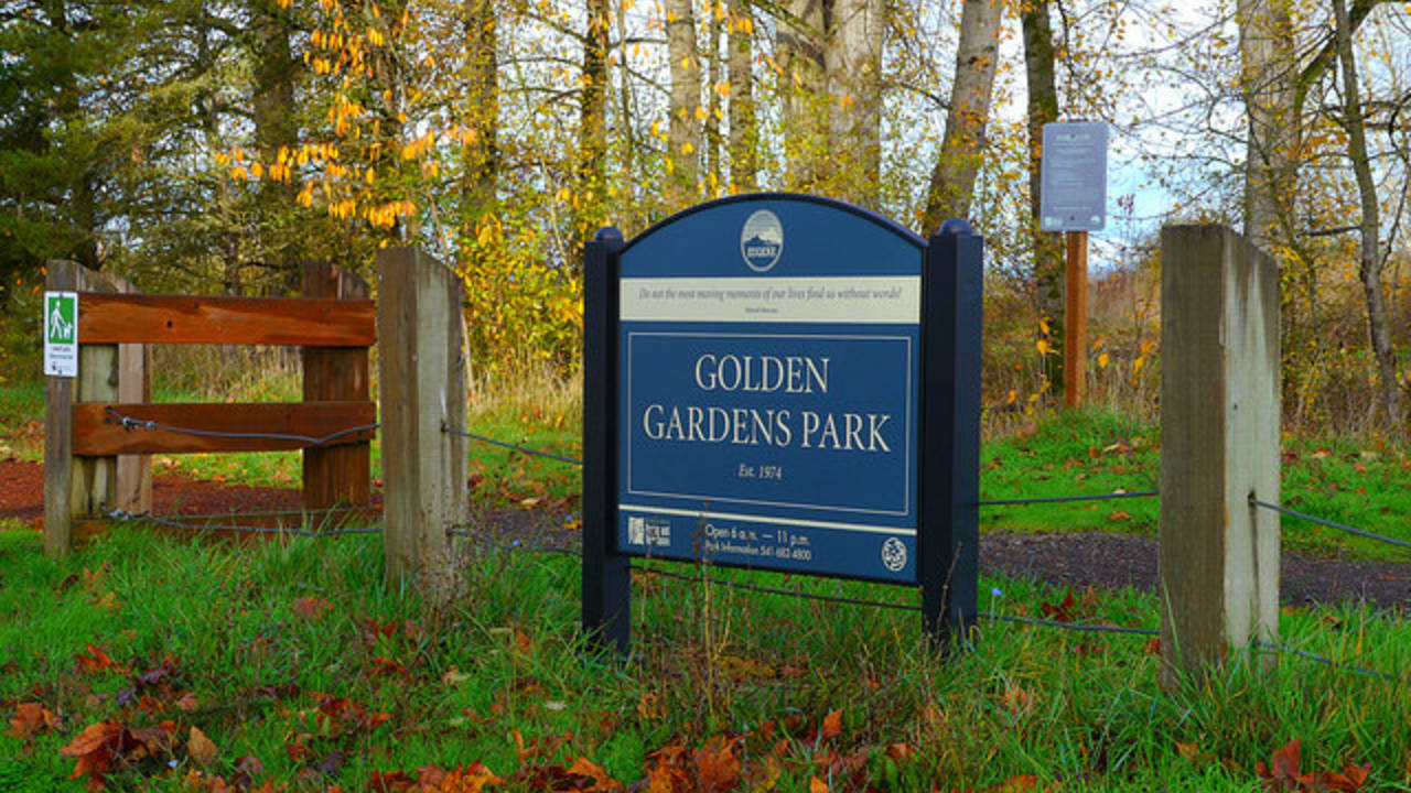 Golden_Gardens_Park_Entrance.jpg