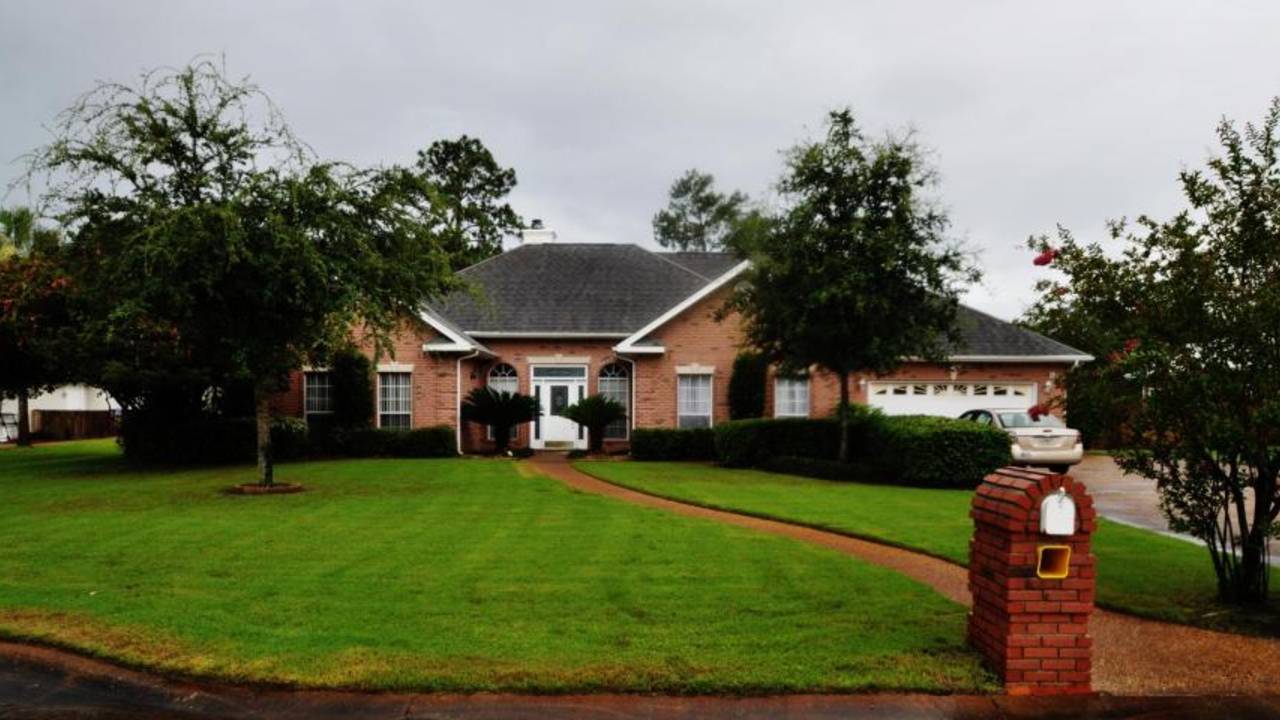 New Listing! Beautiful, All Brick 4br Home With Pool!