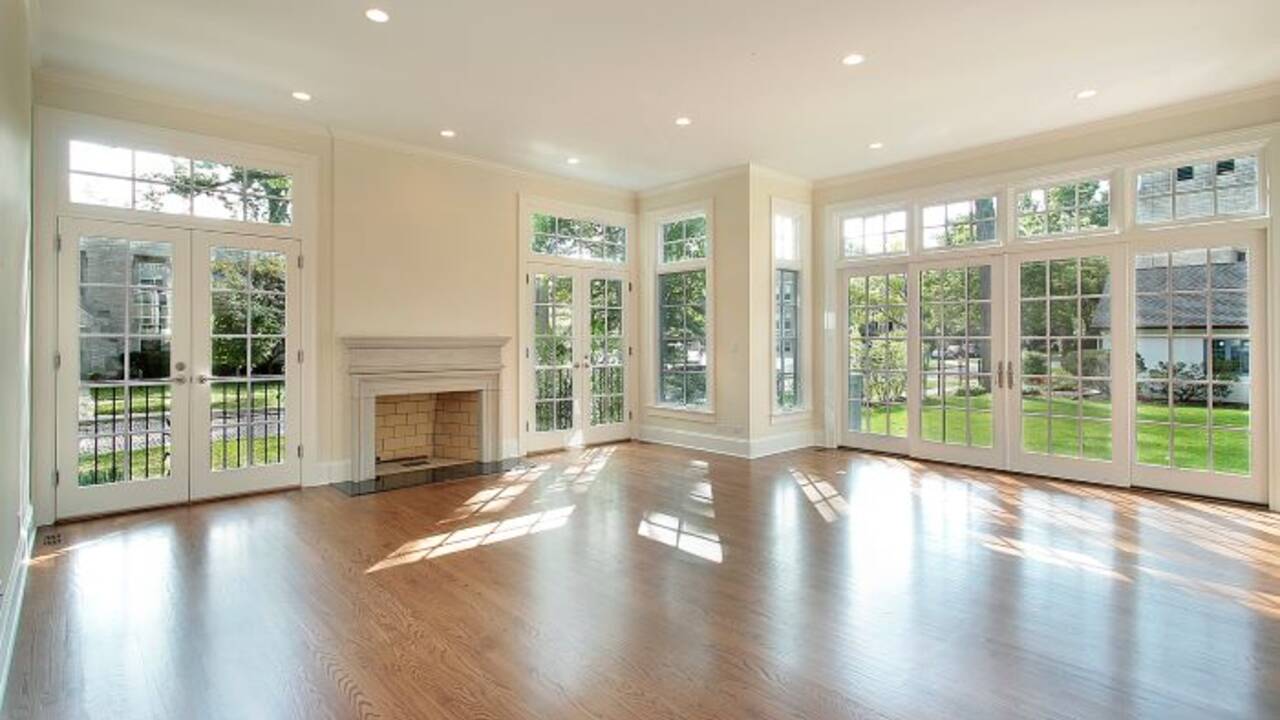 Room_with_many_windows.jpg