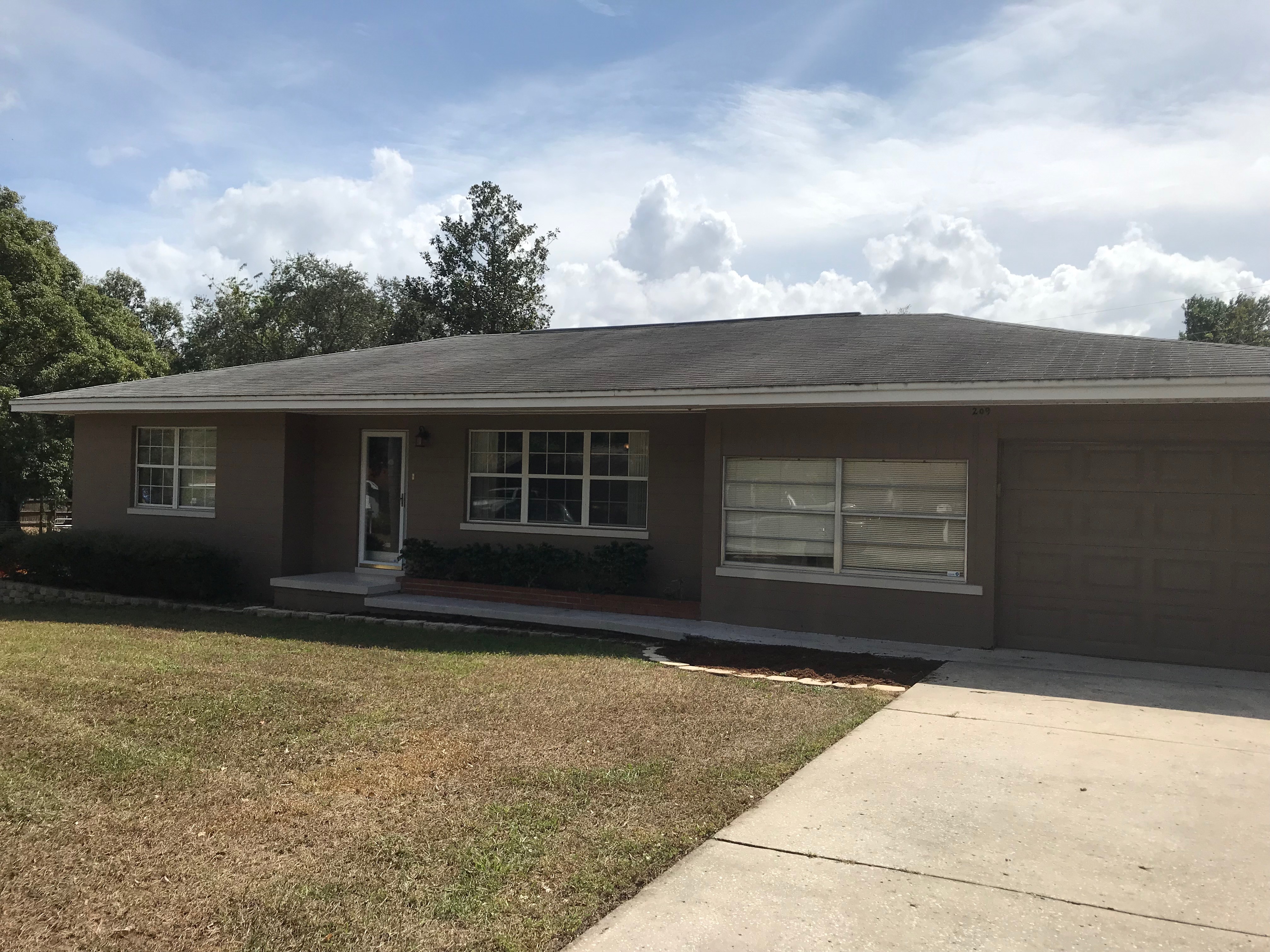 JUST LISTED in Minneola FL...NO HOA Fees