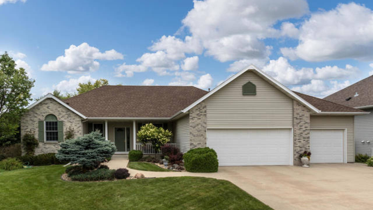 2031_Century_Hills_Dr_NE-MLS_Size-001-3-Front_View-640x480-72dpi.jpg