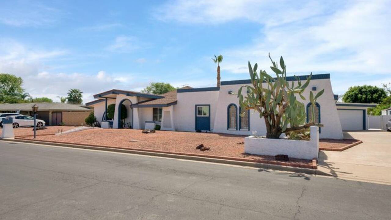 1859_e_grandview_new_listing.jpg
