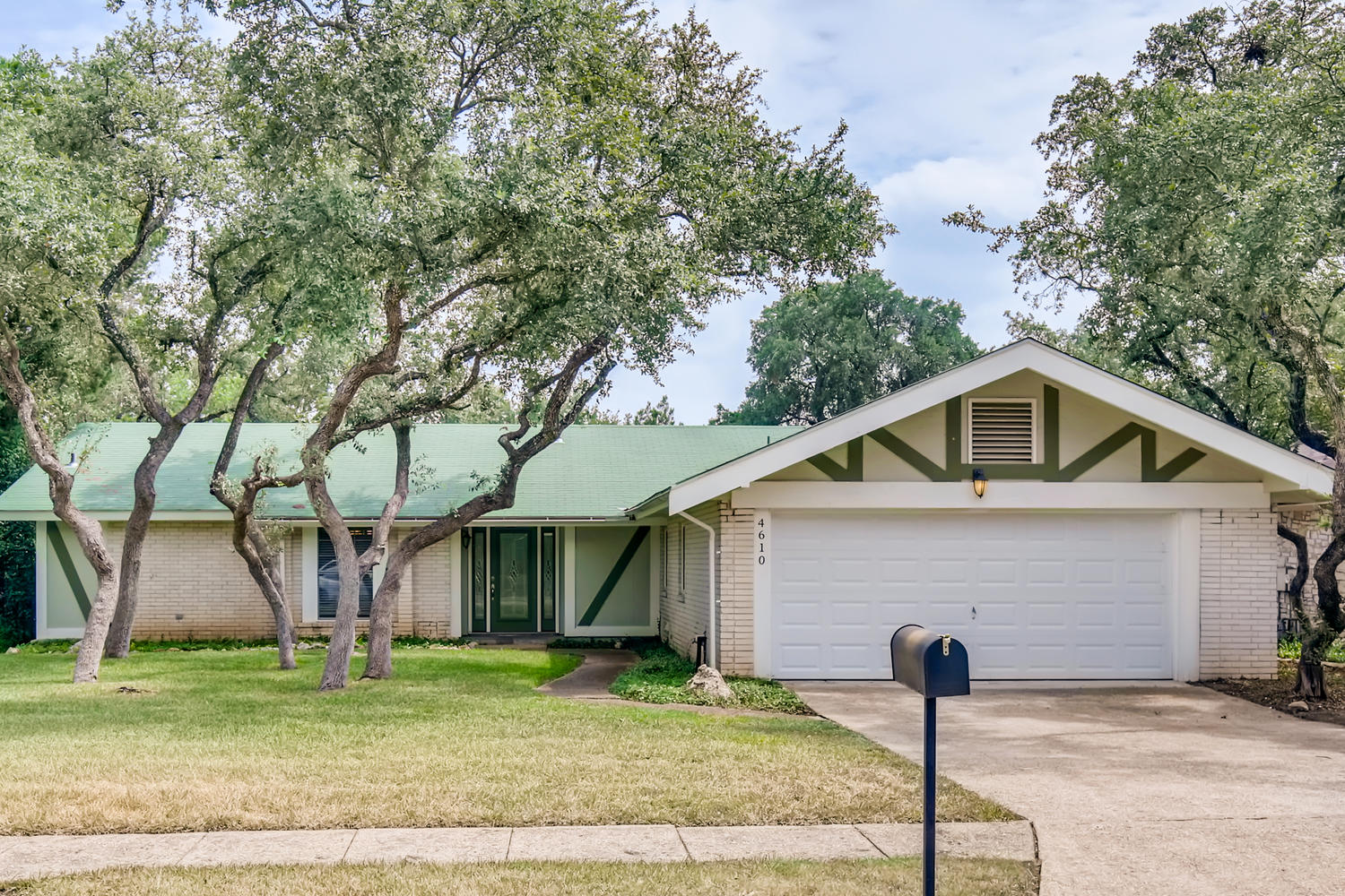 property in Woods of Shavano!