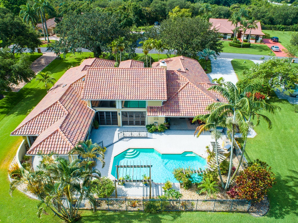 A Custom Built 5/4 Whispering Pines Home FOR SALE