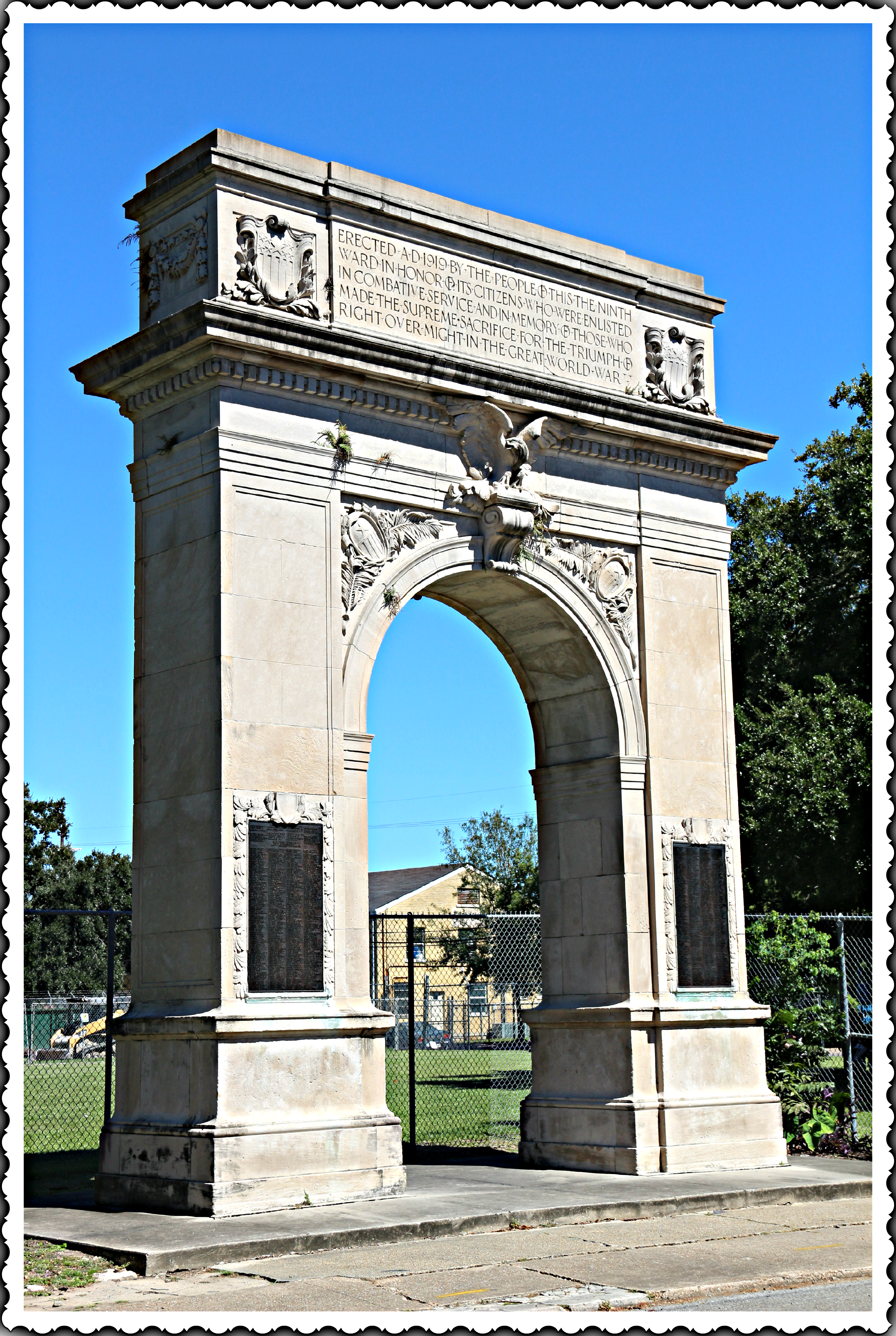 Burgundy_Street__World_War_I_Monument.png
