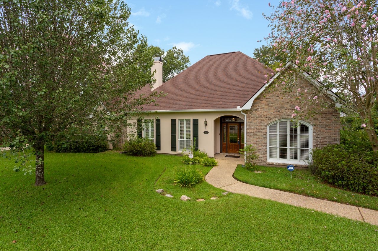 LAKE AT WHITE OAK 18911 Wildlife Way